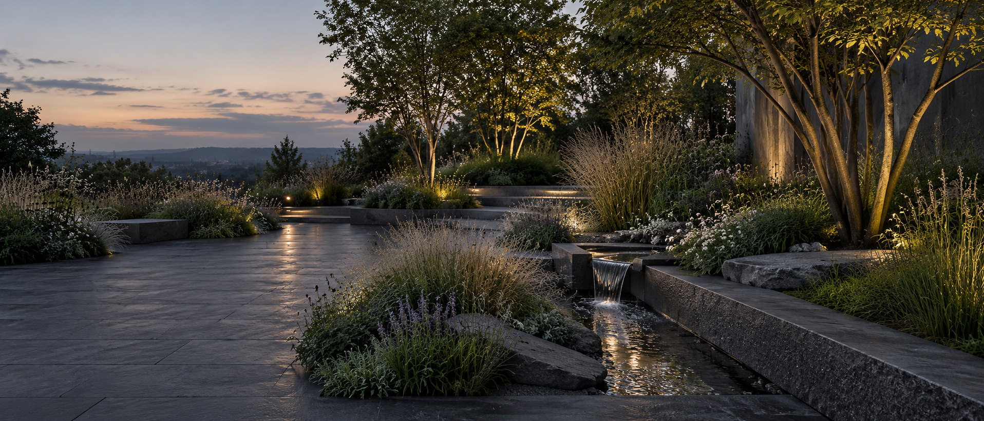 Gartenlandschaft im Abendlicht